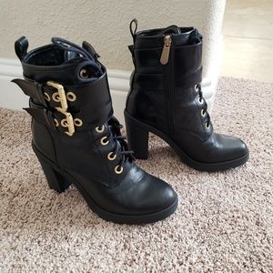 Guess Finlay black leather ankle boots size 7